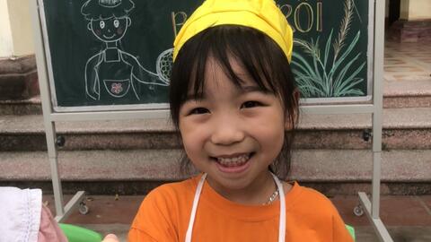 Hoạt động trải nghiệm " Nặn bánh trôi" dịp Tết Hàn thực của các bé Trường Mầm non Hiệp Cường