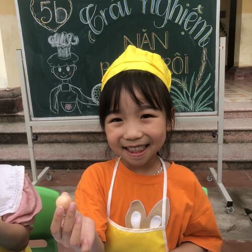 Hoạt động trải nghiệm " Nặn bánh trôi" dịp Tết Hàn thực của các bé Trường Mầm non Hiệp Cường